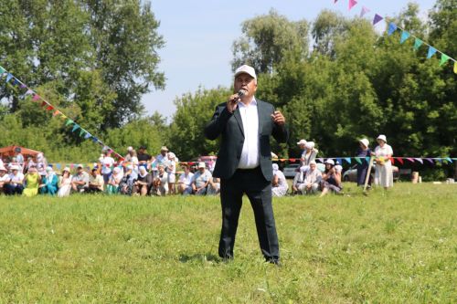 Главный батыр из Курманаево получил в награду барана и теленка