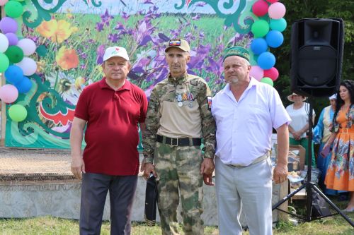 Главный батыр из Курманаево получил в награду барана и теленка