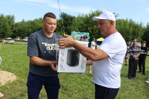 Главный батыр из Курманаево получил в награду барана и теленка