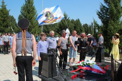 В Нурлате прошел митинг в честь Дня Военно-Морского Флота