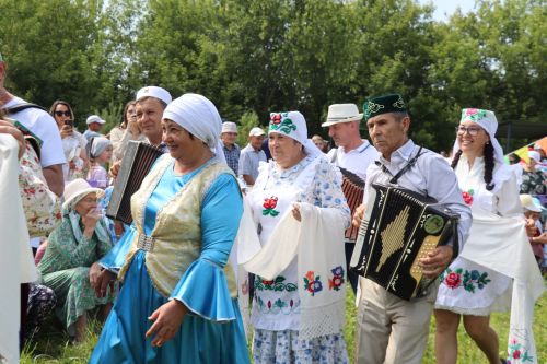 Главный батыр из Курманаево получил в награду барана и теленка