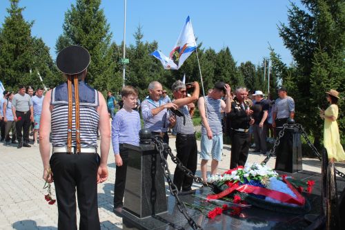 В Нурлате прошел митинг в честь Дня Военно-Морского Флота