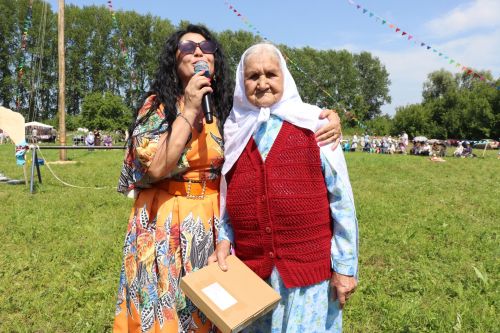 Главный батыр из Курманаево получил в награду барана и теленка