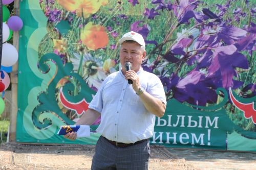 Главный батыр из Курманаево получил в награду барана и теленка