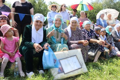 Главный батыр из Курманаево получил в награду барана и теленка