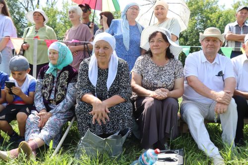 Главный батыр из Курманаево получил в награду барана и теленка