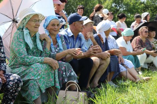 Главный батыр из Курманаево получил в награду барана и теленка