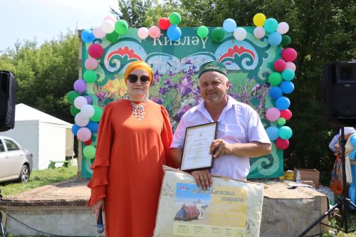 Главный батыр из Курманаево получил в награду барана и теленка