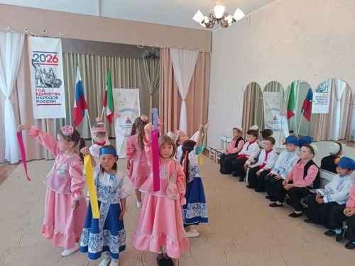 Флешмоб в честь родного языка прошел в детсаду «Елочка» в Нурлате