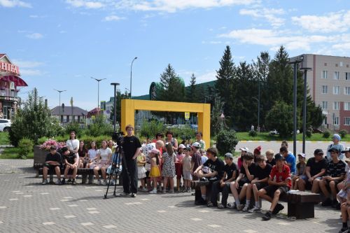 В нурлатском сквере почтили память детей Донбасса акцией «Белые ангелы»