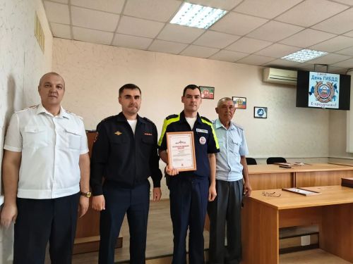 Нурлатские автоинспекторы отмечают профессиональный праздник