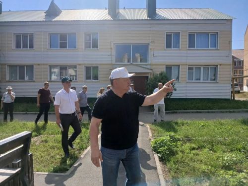 Дамир Ишкинеев проинспектировал благоустройство микрорайона Железнодорожников в Нурлате