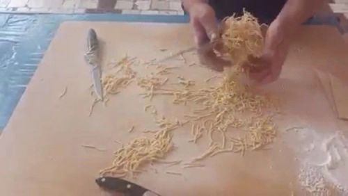 Жители Курманаево собирают посылки бойцам