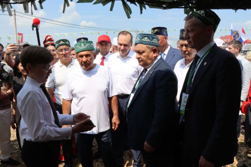 Рустам Минниханов посетил татарстанское подворье на Сабантуе в Мордовии