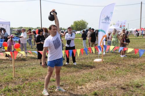 Рустам Минниханов посетил татарстанское подворье на Сабантуе в Мордовии