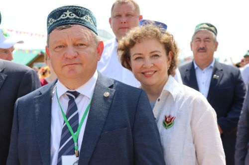 Рустам Минниханов посетил татарстанское подворье на Сабантуе в Мордовии