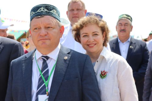 Рустам Минниханов посетил татарстанское подворье на Сабантуе в Мордовии