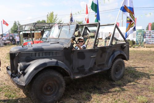 Рустам Минниханов посетил татарстанское подворье на Сабантуе в Мордовии