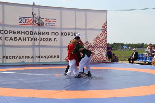 Рустам Минниханов посетил татарстанское подворье на Сабантуе в Мордовии
