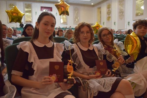 Нурлатта уку алдынгыларын хөрмәтләделәр