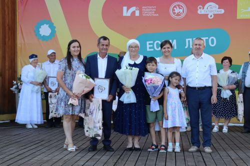 Нурлатта гаилә юбилейларын билгеләп үтүче парларны хөрмәтләделәр
