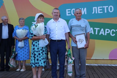 Любовь сквозь года: в Нурлате чествовали юбиляров семейной жизни (+ фоторепортаж)