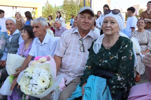 Любовь сквозь года: в Нурлате чествовали юбиляров семейной жизни (+ фоторепортаж)