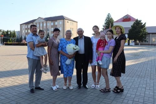 Любовь сквозь года: в Нурлате чествовали юбиляров семейной жизни (+ фоторепортаж)