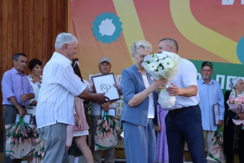 Любовь сквозь года: в Нурлате чествовали юбиляров семейной жизни (+ фоторепортаж)