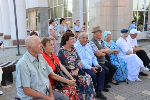 Любовь сквозь года: в Нурлате чествовали юбиляров семейной жизни (+ фоторепортаж)