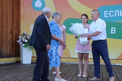 Любовь сквозь года: в Нурлате чествовали юбиляров семейной жизни (+ фоторепортаж)