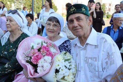 Нурлатта гаилә юбилейларын билгеләп үтүче парларны хөрмәтләделәр