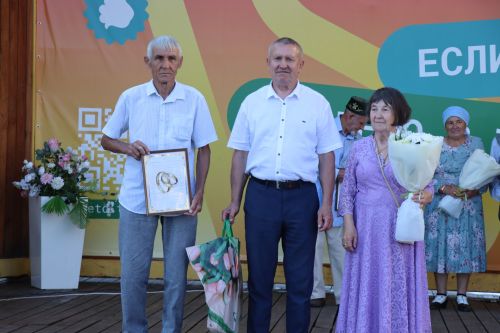Любовь сквозь года: в Нурлате чествовали юбиляров семейной жизни (+ фоторепортаж)