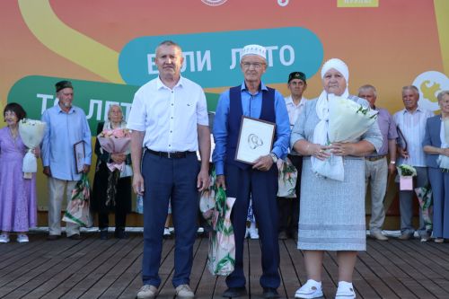 Любовь сквозь года: в Нурлате чествовали юбиляров семейной жизни (+ фоторепортаж)