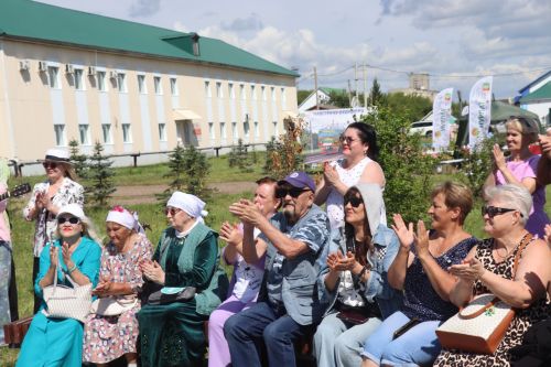 В Нурлате прошел праздник «Корни и крылья»