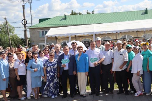 В Нурлате прошел праздник «Корни и крылья»