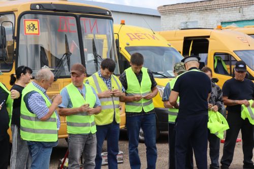 В Нурлатском районе завершилась проверка школьных автобусов перед новым учебным годом