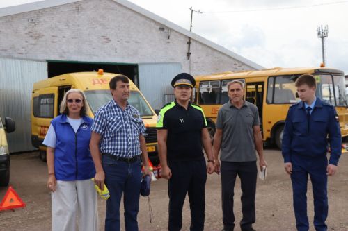 В Нурлатском районе завершилась проверка школьных автобусов перед новым учебным годом