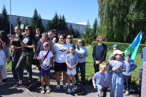Десантники Нурлата отметили годовщину ВДВ торжественным митингом