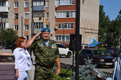Десантники Нурлата отметили годовщину ВДВ торжественным митингом