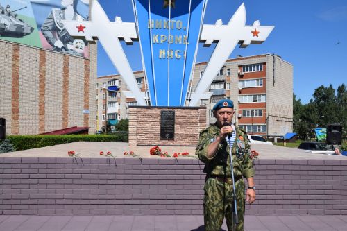 Десантники Нурлата отметили годовщину ВДВ торжественным митингом