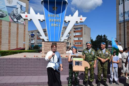 Десантники Нурлата отметили годовщину ВДВ торжественным митингом