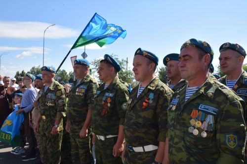 Десантники Нурлата отметили годовщину ВДВ торжественным митингом