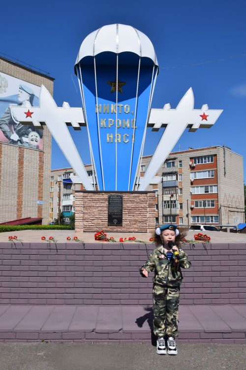 Десантники Нурлата отметили годовщину ВДВ торжественным митингом