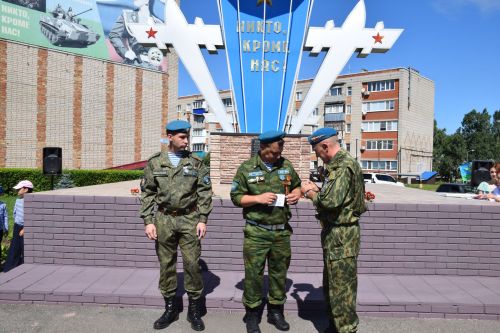 Десантники Нурлата отметили годовщину ВДВ торжественным митингом