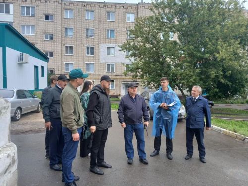Дамир Ишкинеев Нурлат парклары һәм скверларының төзеклеген тикшерде