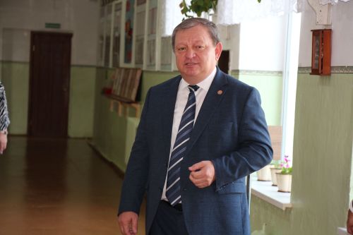 В Бурметьевской школе после капремонта распахнул двери современный пищеблок