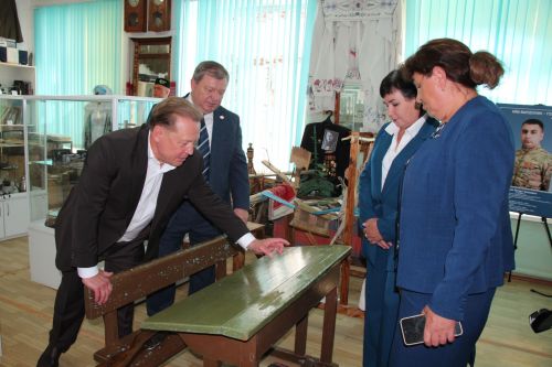 В Бурметьевской школе после капремонта распахнул двери современный пищеблок