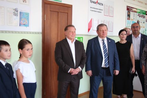 В Бурметьевской школе после капремонта распахнул двери современный пищеблок