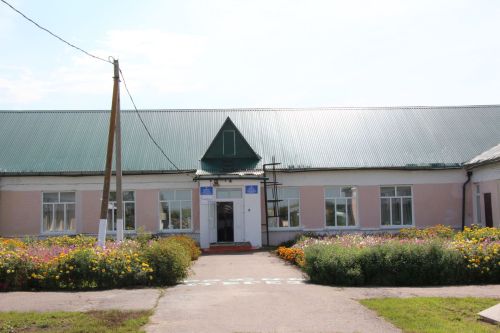 В Бурметьевской школе после капремонта распахнул двери современный пищеблок